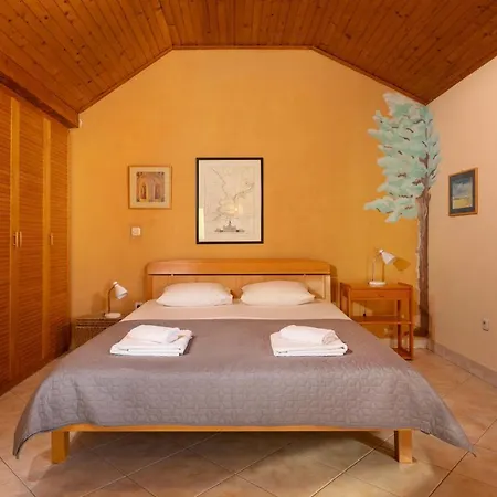 Сasa de vacaciones House Omi